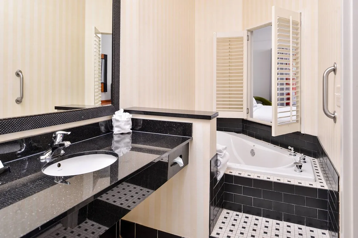 Image of Fairfield Inn & Suites Birmingham Pelham/I-65 with hot tub in room