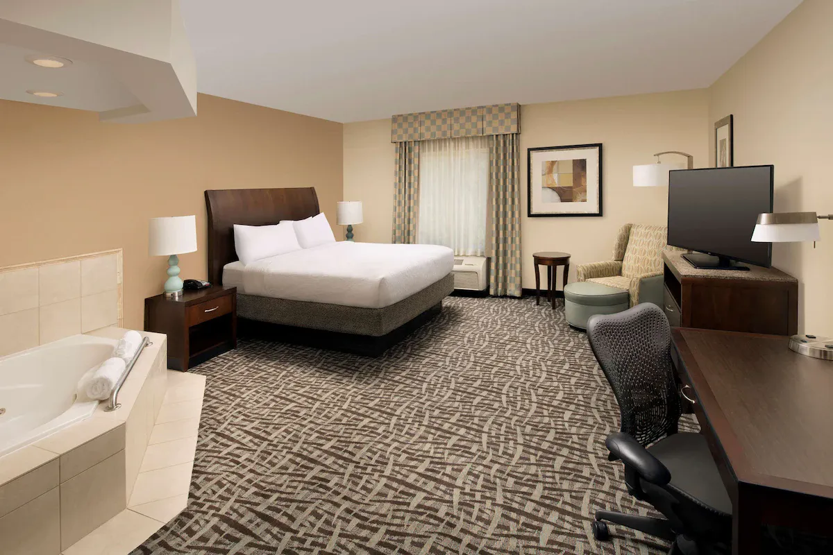 Image of Hilton Garden Inn Huntsville South/Redstone Arsenal with hot tub in room