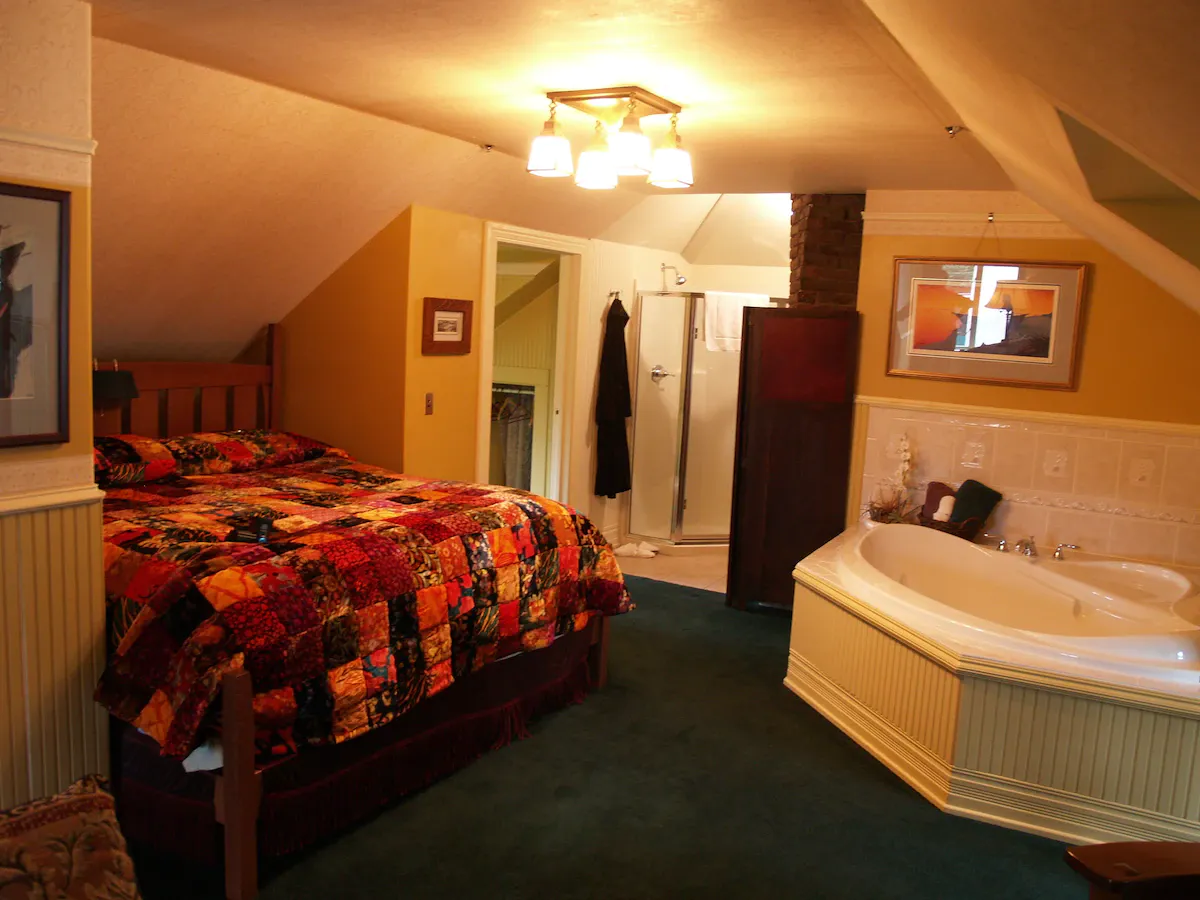 Image of Alaska’s Capital Inn Bed and Breakfast with hot tub in room