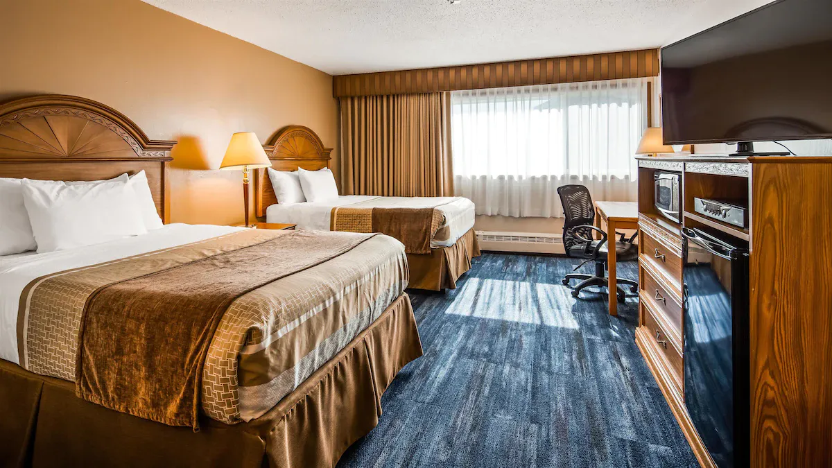 Image of Best Western Kodiak Inn with hot tub in room