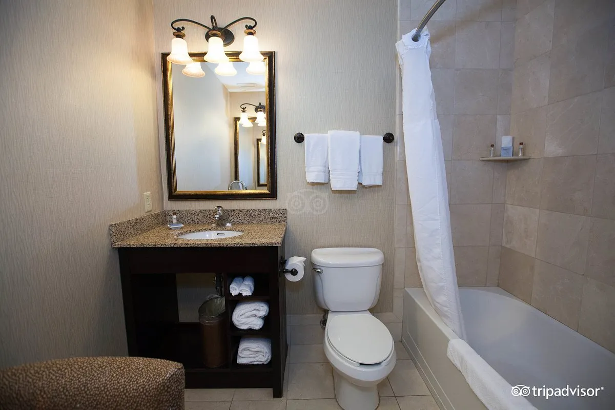 Image of Hawthorn Suites by Wyndham West Palm Beach with hot tub in room