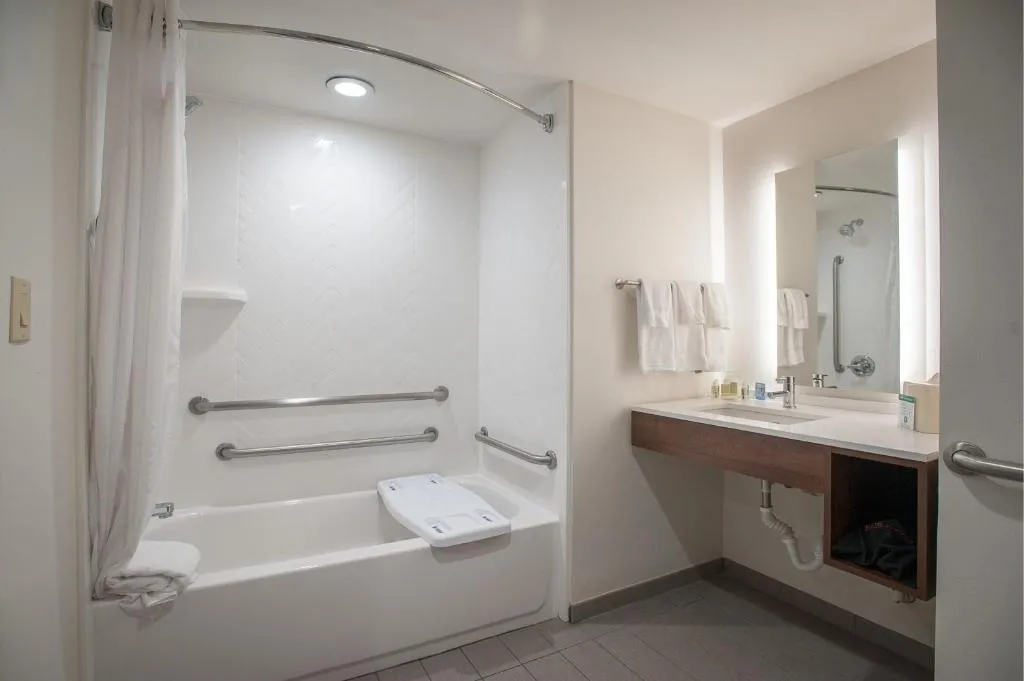 Image of Holiday Inn Pensacola – University Area, an IHG Hotel with hot tub in room