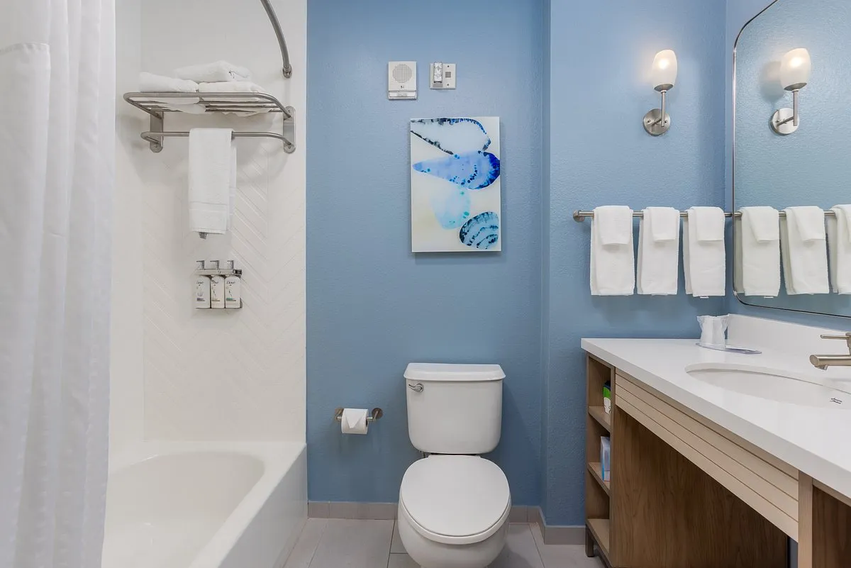 Image of Holiday Inn Resort Pensacola Beach Gulf Front, an IHG Hotel with hot tub in room