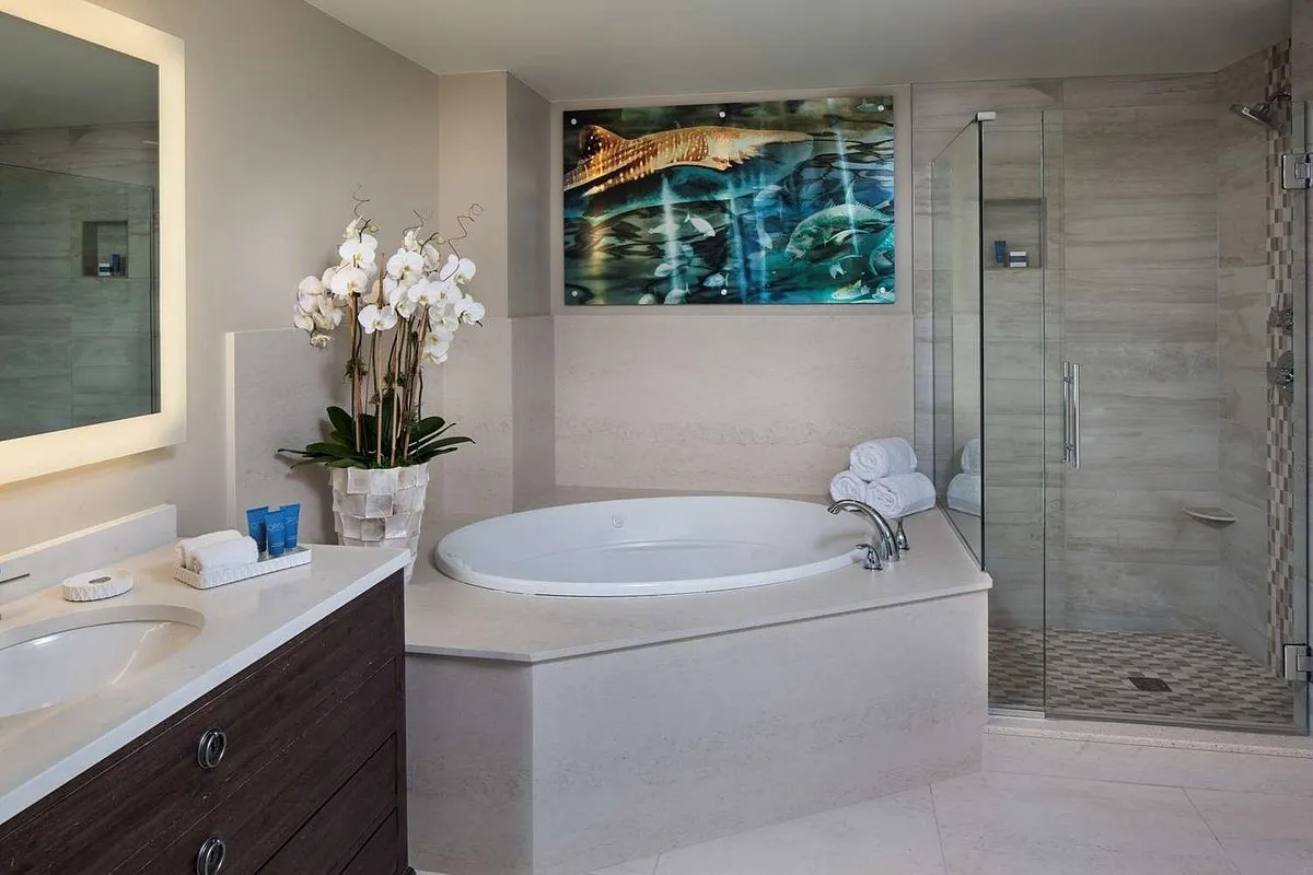 Image of Opal Sands Resort & Spa with hot tub in room