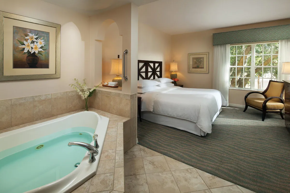 Image of Sheraton Vistana Resort Villas with hot tub in room