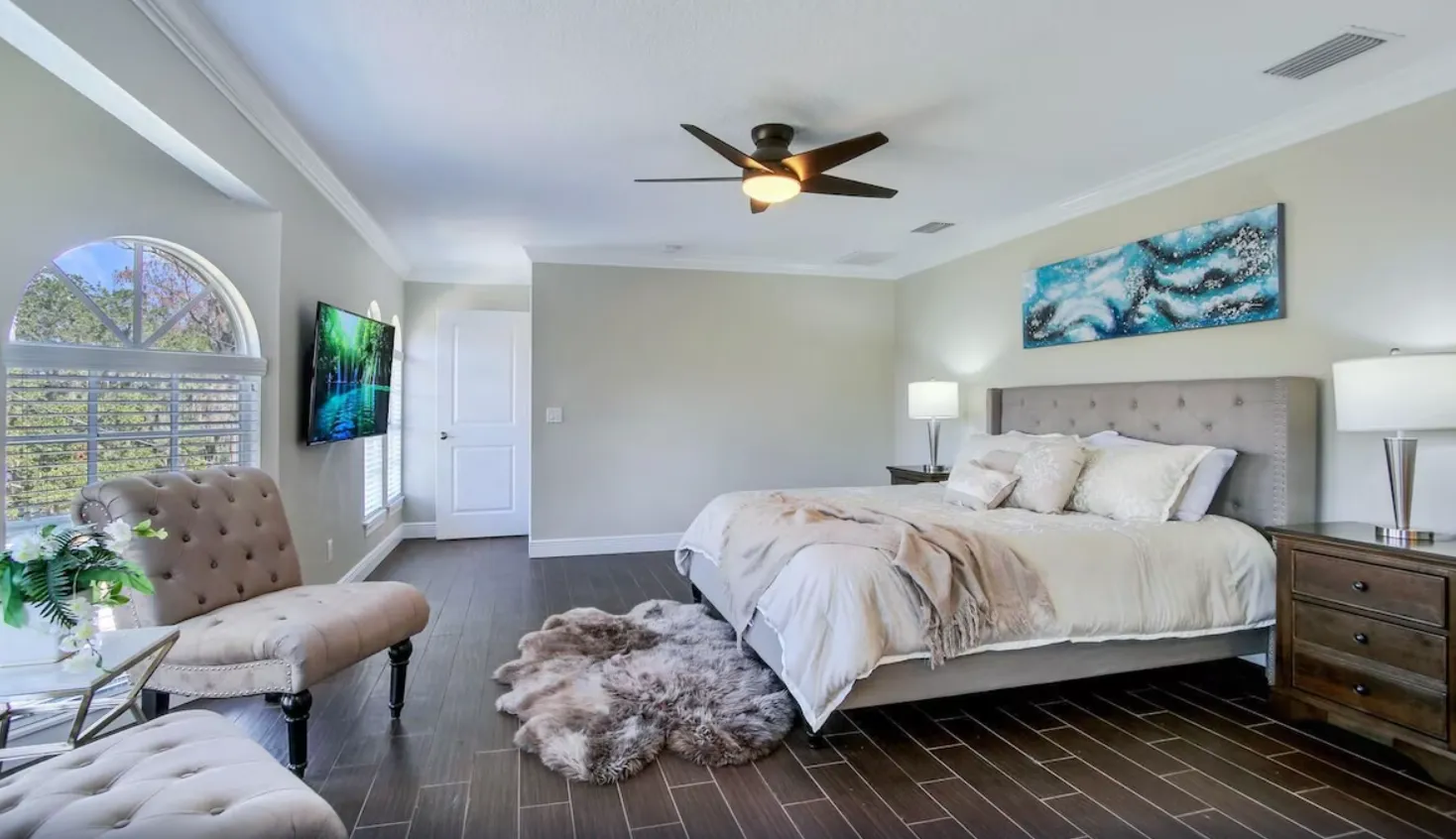 Image of Tampa Riverfront Mansion with hot tub in room