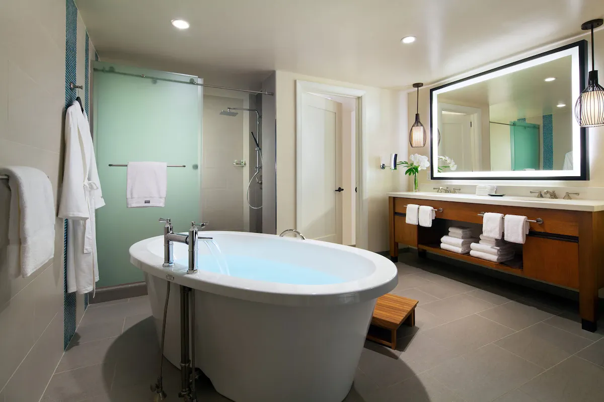 Image of The Westin Nanea Ocean Villas, Ka’anapali with hot tub in room