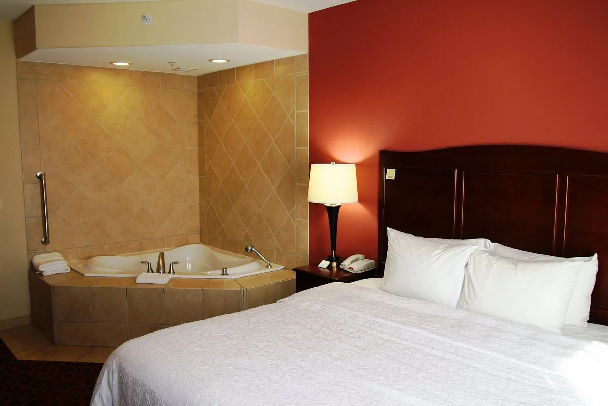 Image of Hampton Inn Junction City with hot tub in room