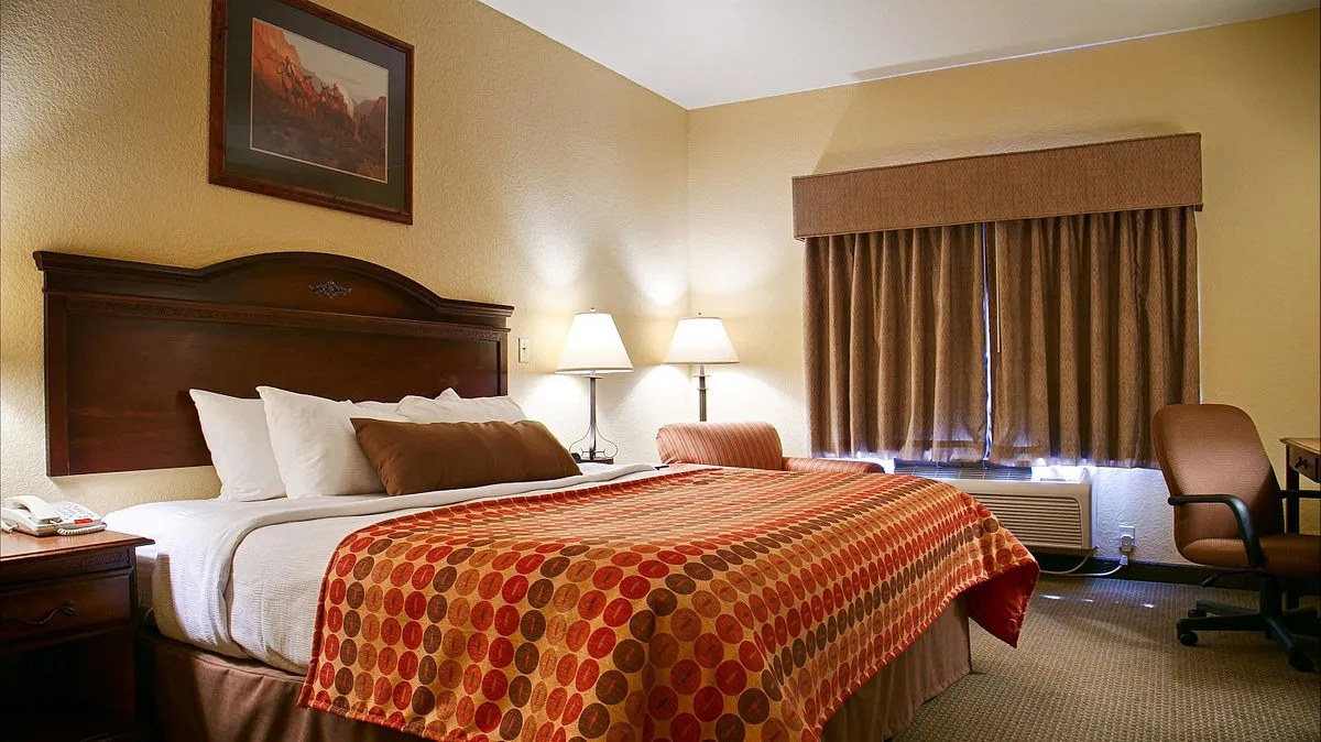 Image of SureStay Plus By Best Western Coffeyville with hot tub in room