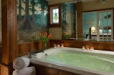 Image of Maison D’Memoire Bed & Breakfast Cottages with hot tub in room