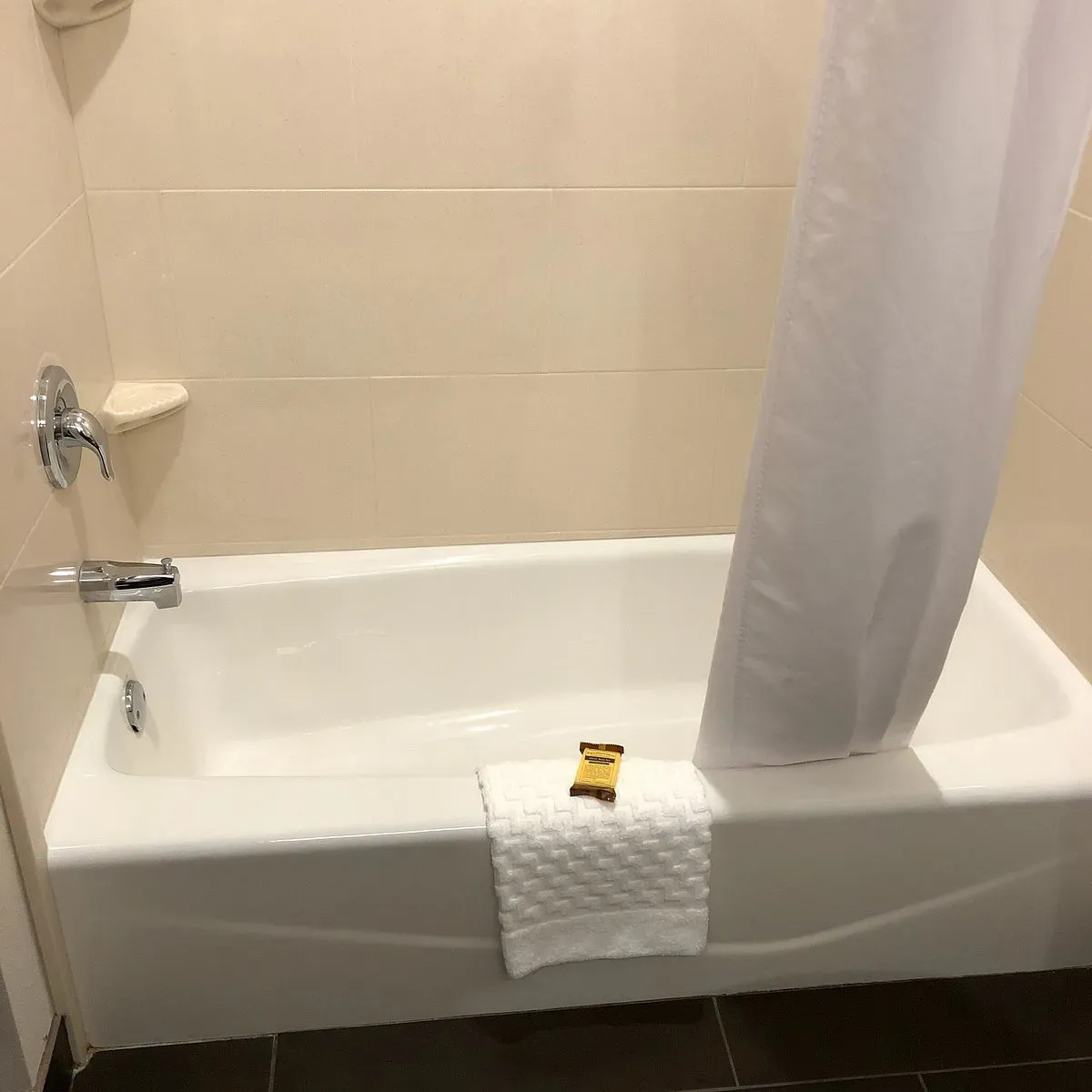 Image of Best Western Plus Lincoln Inn & Suites with hot tub in room