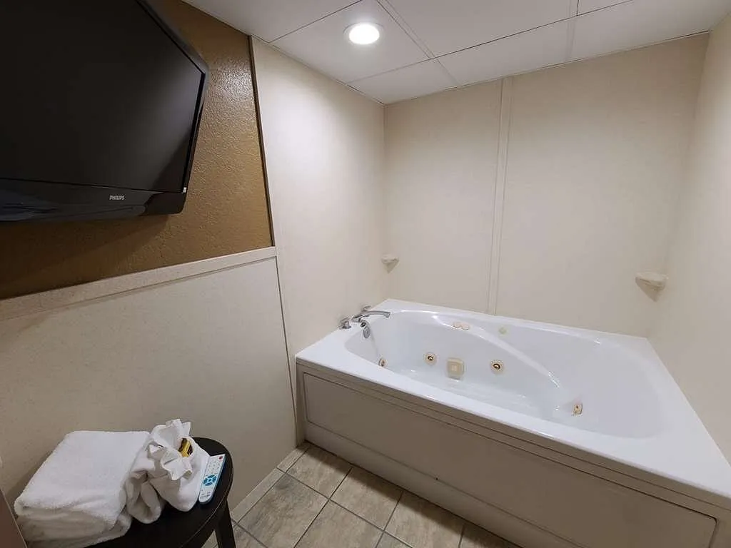 Image of Best Western Plus North Platte Inn & Suites with hot tub in room