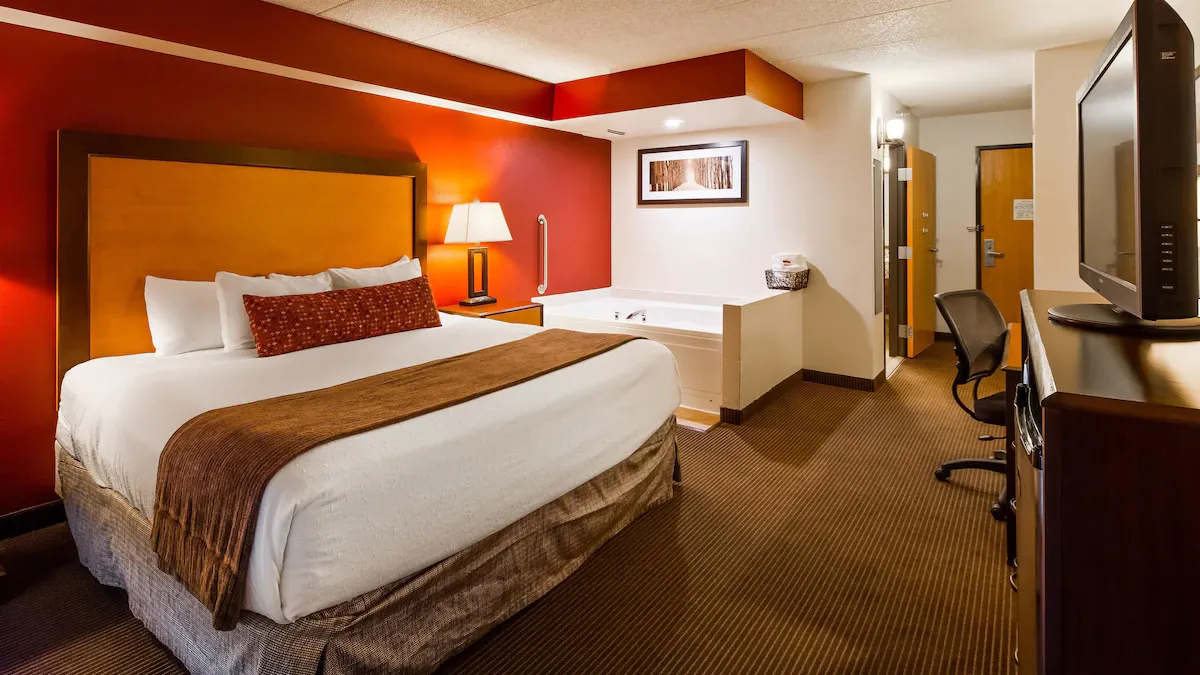 Image of Best Western Plus Sidney Lodge with hot tub in room