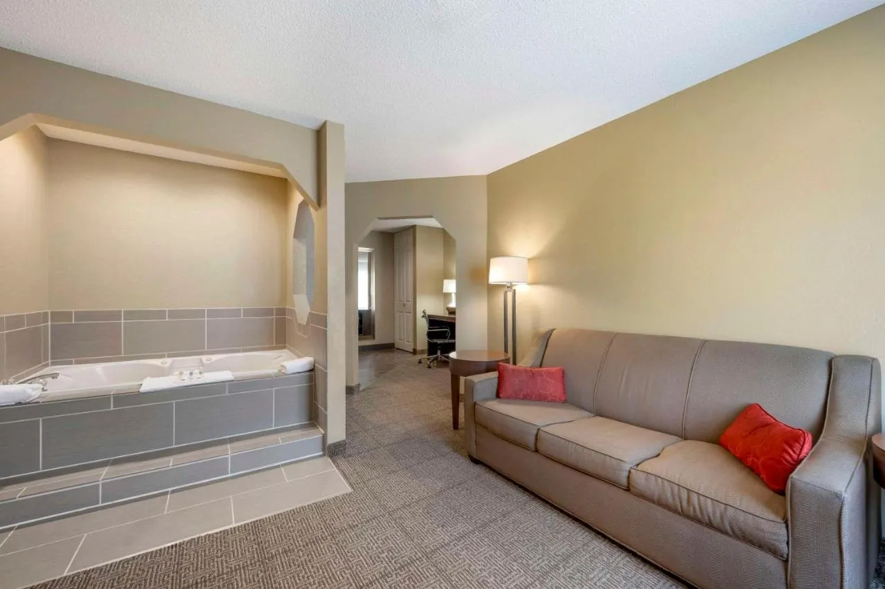 Image of Comfort Inn Lexington with hot tub in room