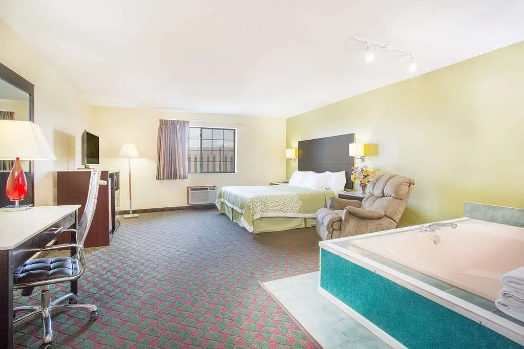 Image of Days Inn by Wyndham Lexington NE with hot tub in room