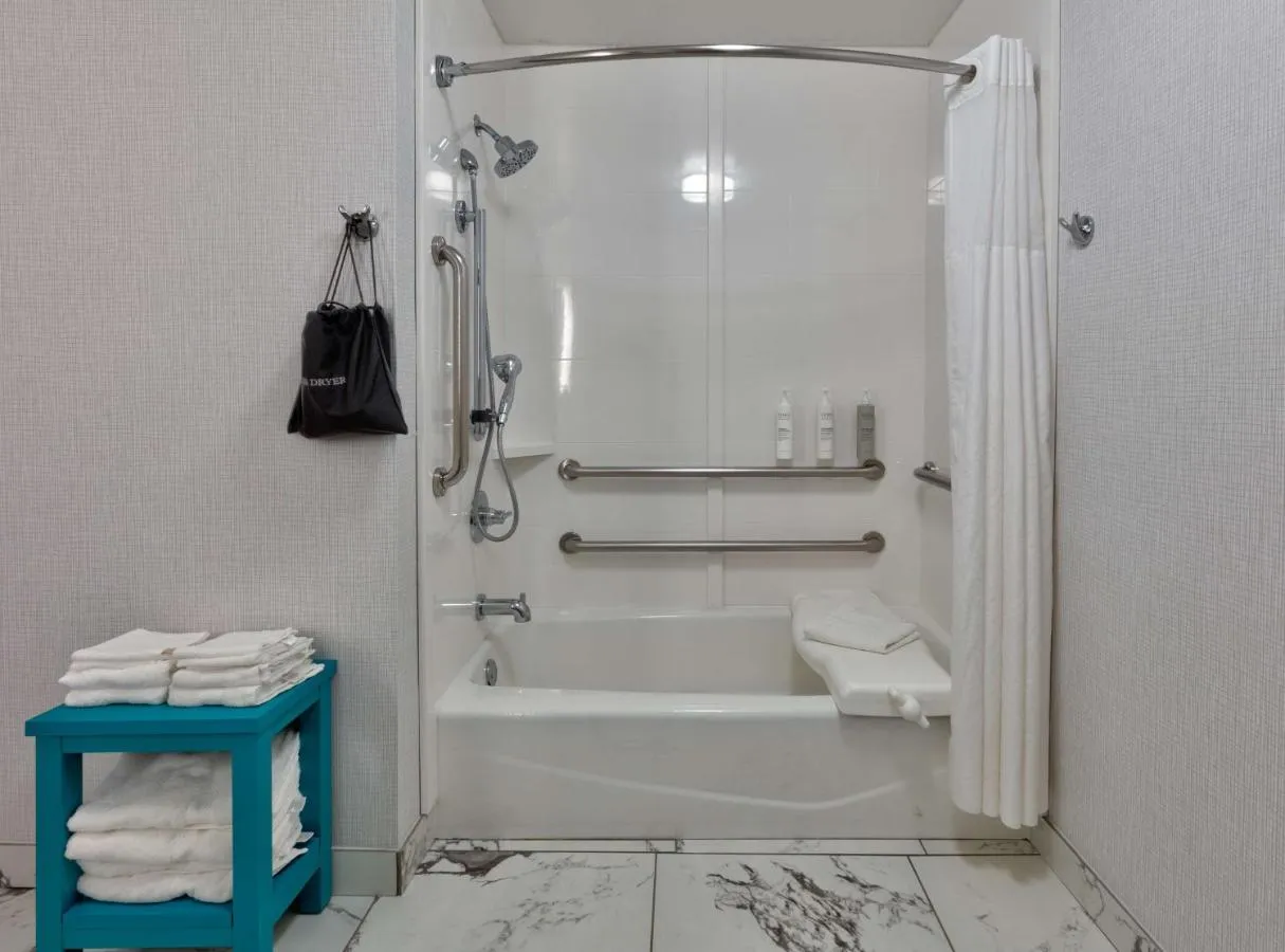 Image of Hampton Inn Norfolk with hot tub in room