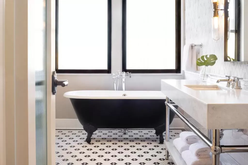 Image of Kimpton Cottonwood Hotel, an IHG Hotel with hot tub in room
