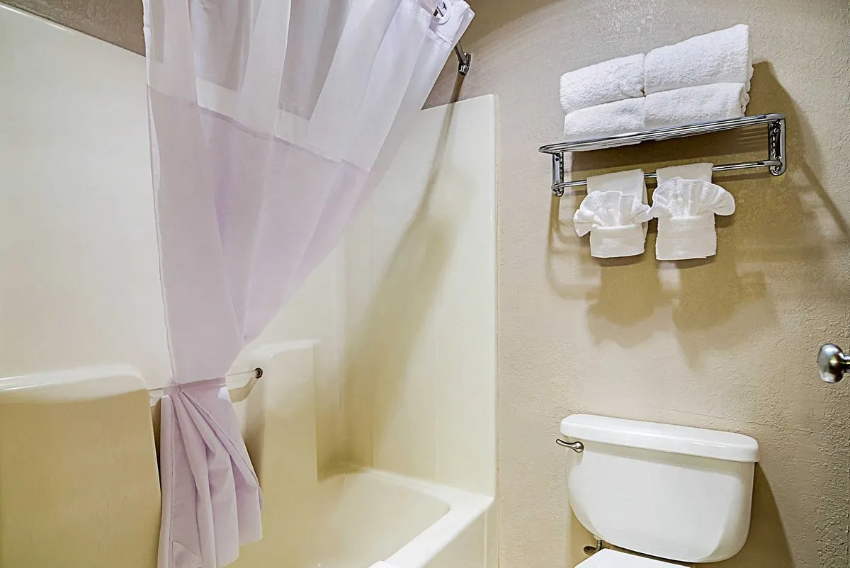 Image of Quality Inn Sidney I-80 with hot tub in room