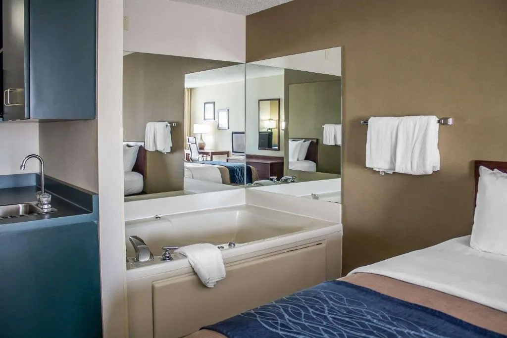 Image of Comfort Inn with hot tub in room