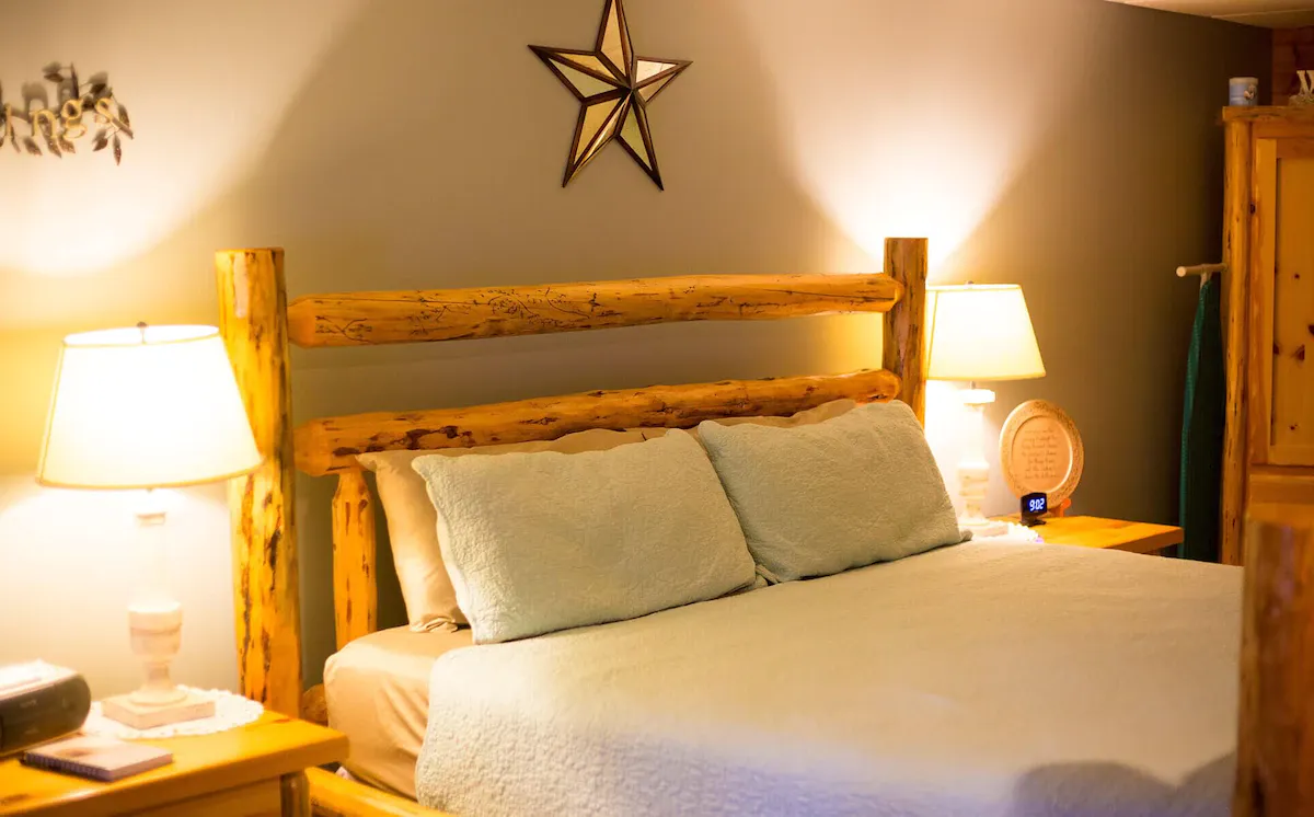 Image of Romantic Jacuzzi Cabin Suite with hot tub in room