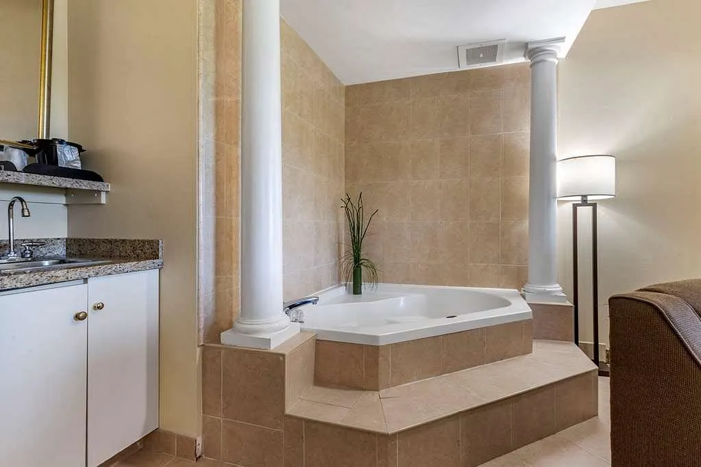 Image of Comfort Suites Myrtle Beach Central with hot tub in room