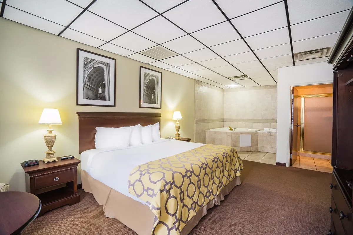 Image of Baymont by Wyndham Johnson City with hot tub in room