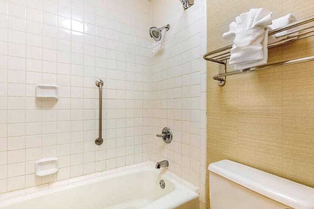 Image of Quality Inn Exit 4 with hot tub in room