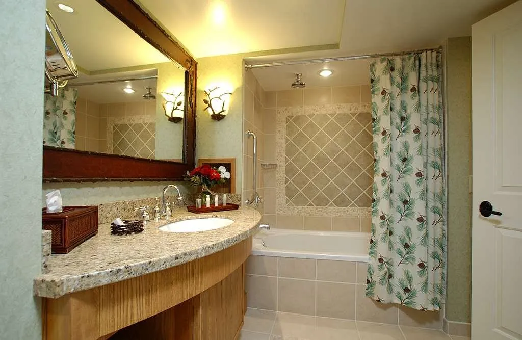 Image of Lake Lawn Resort with hot tub in room