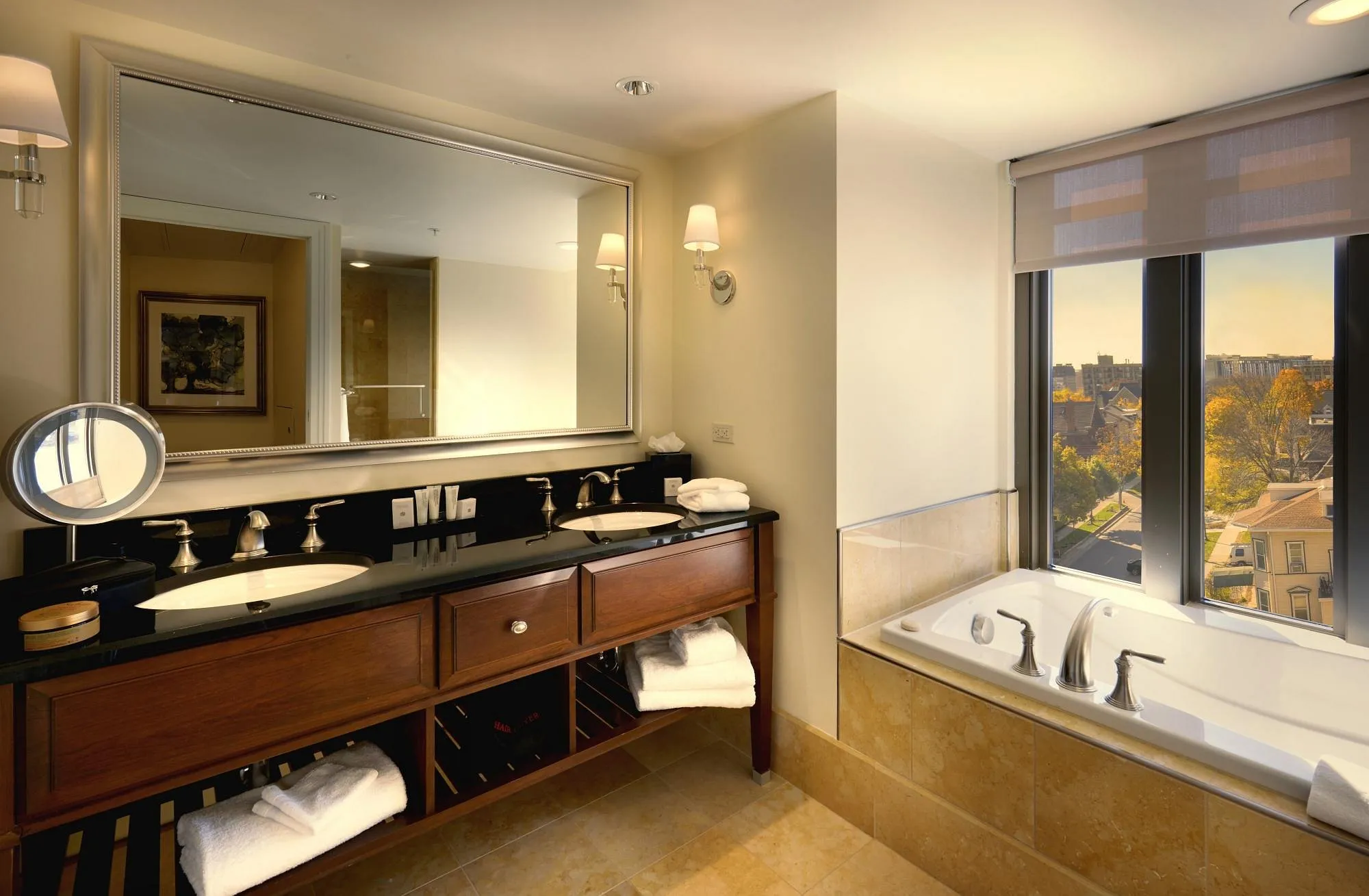 Image of The Edgewater Hotel Madison with hot tub in room